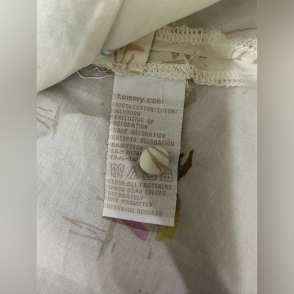 NWOT Tommy Hilfiger Ivory Sleeveless Blouse Top Size 1X Button Up Back Sailboats - Picture 4 of 7